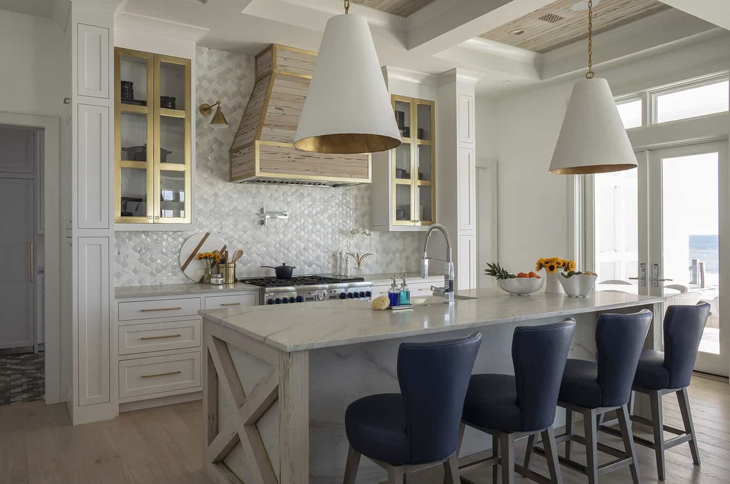 contemporary-beach-style-kitchen