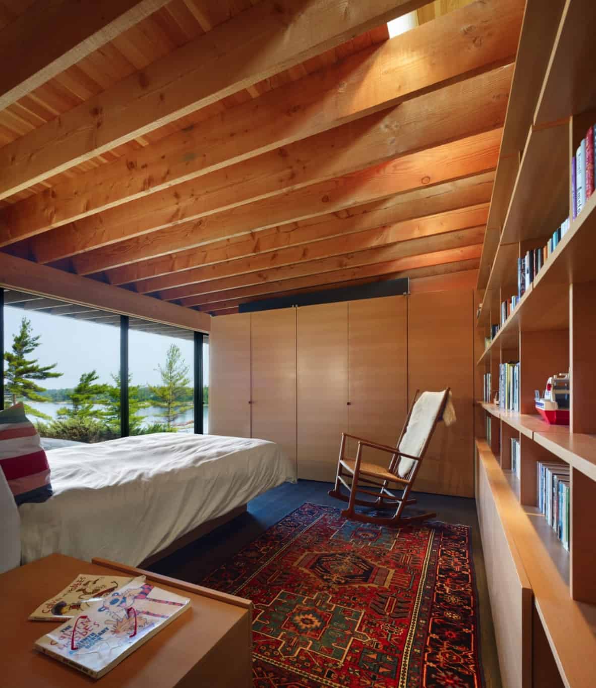 rustic-cabin-bedroom
