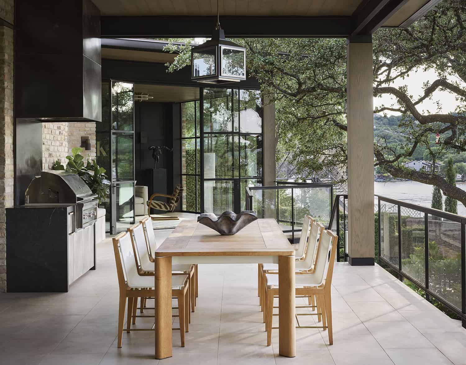 contemporary-covered-patio-with-alfresco-dining