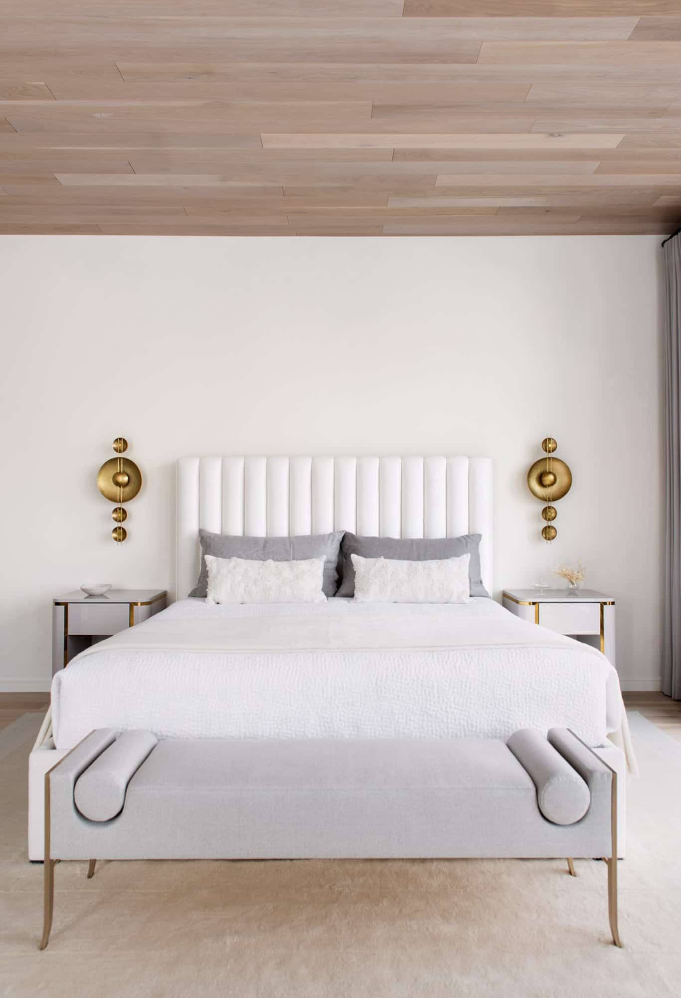 luxury-mountain-style-bedroom