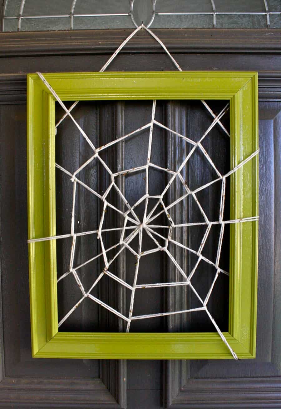 giant-yarn-spider-web-halloween-door-decor