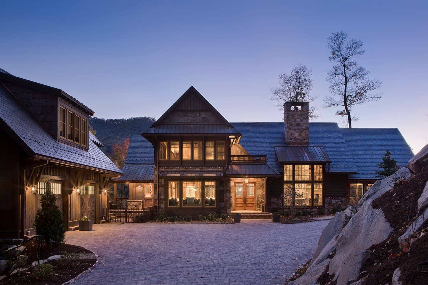 mountain-modern-home-exterior