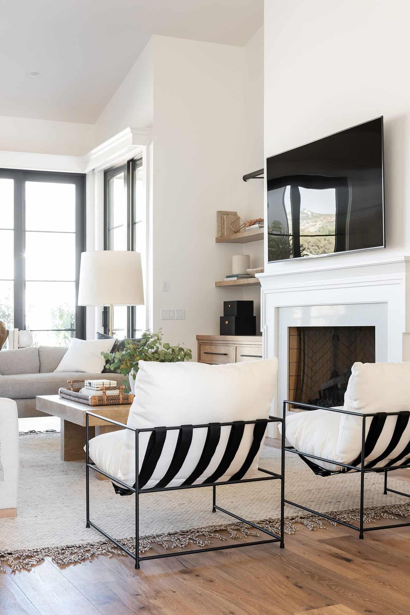 rambler-style-house-living-room