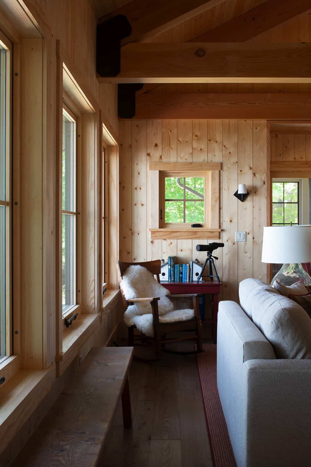 lakeside-summer-retreat-rustic-living-room