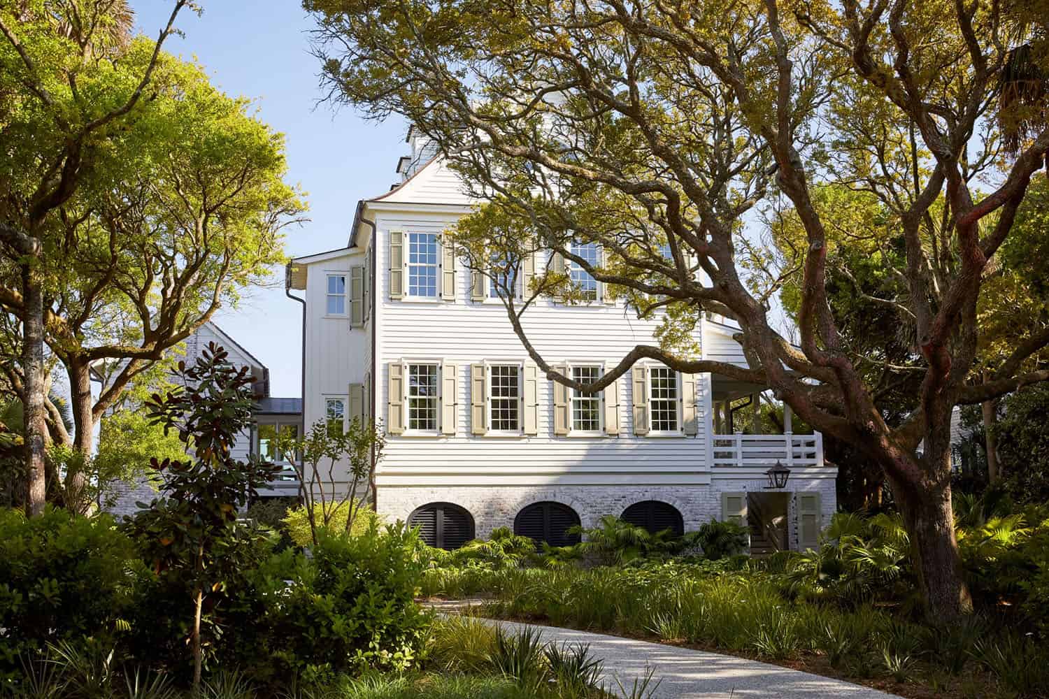 charleston-style-beach-house-exterior