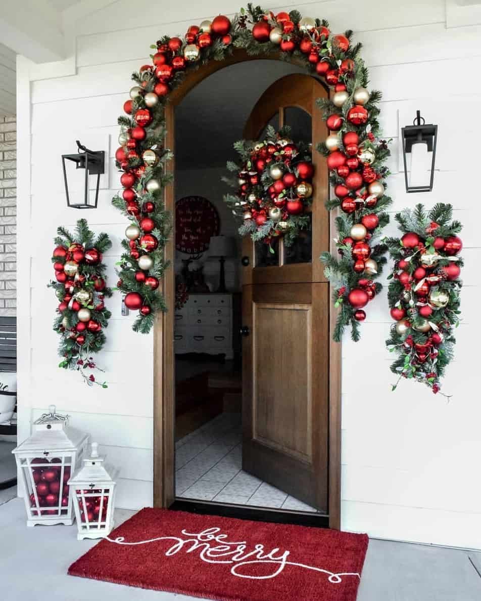 christmas-garland-front-porch