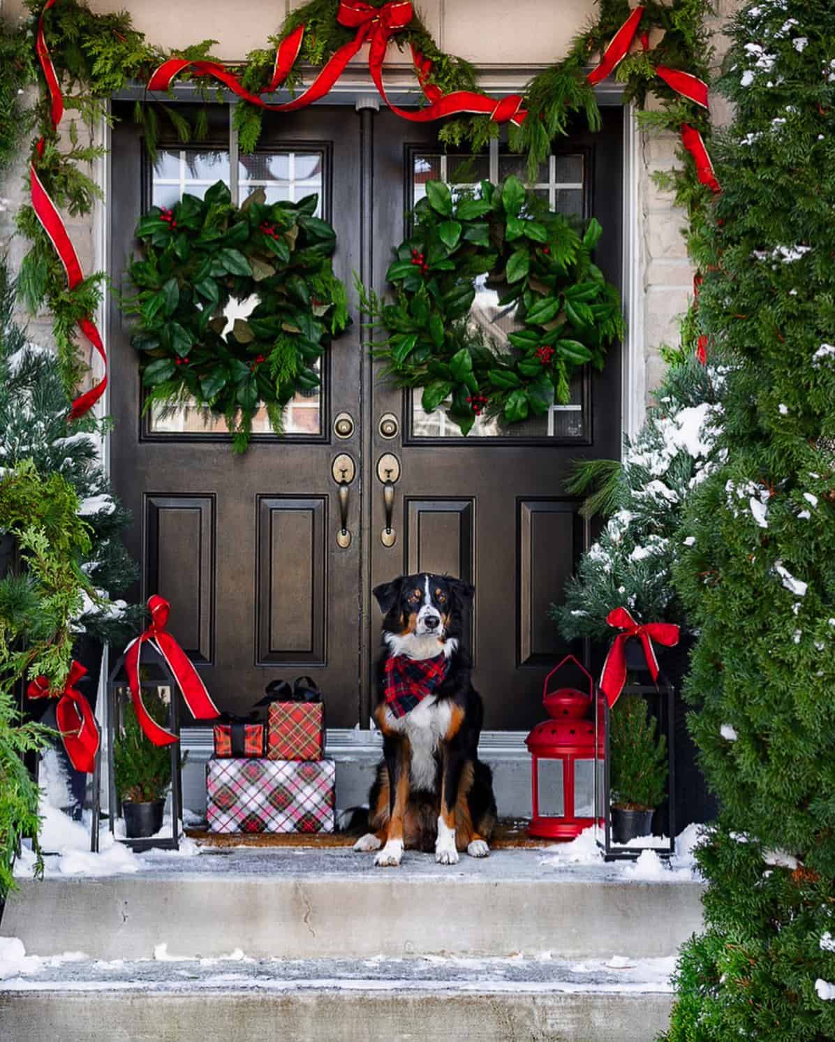 festive-front-porch-christmas-decor