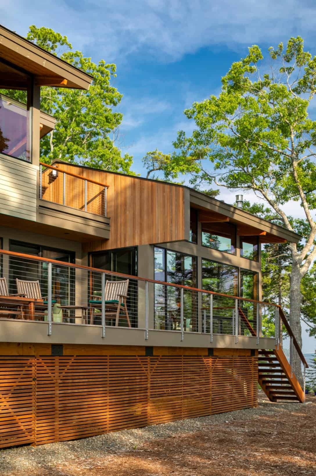 contemporary-seaside-home-exterior-with-post-beam-construction