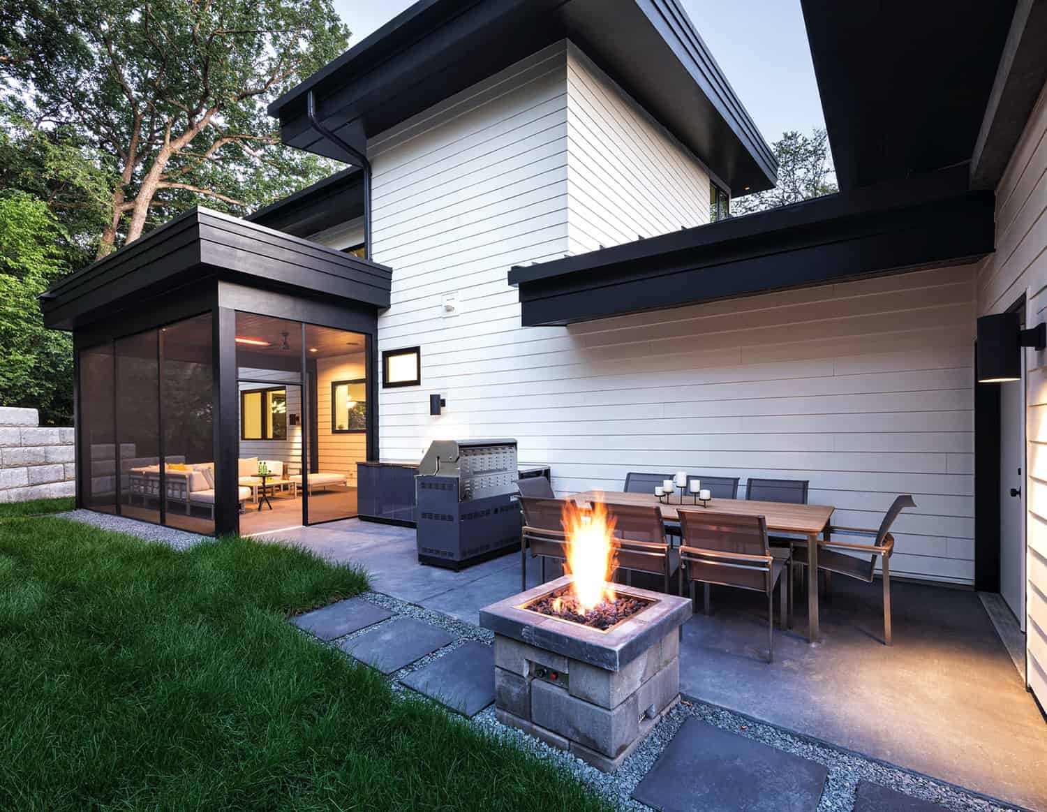 modern-home-backyard-patio-with-a-firepit