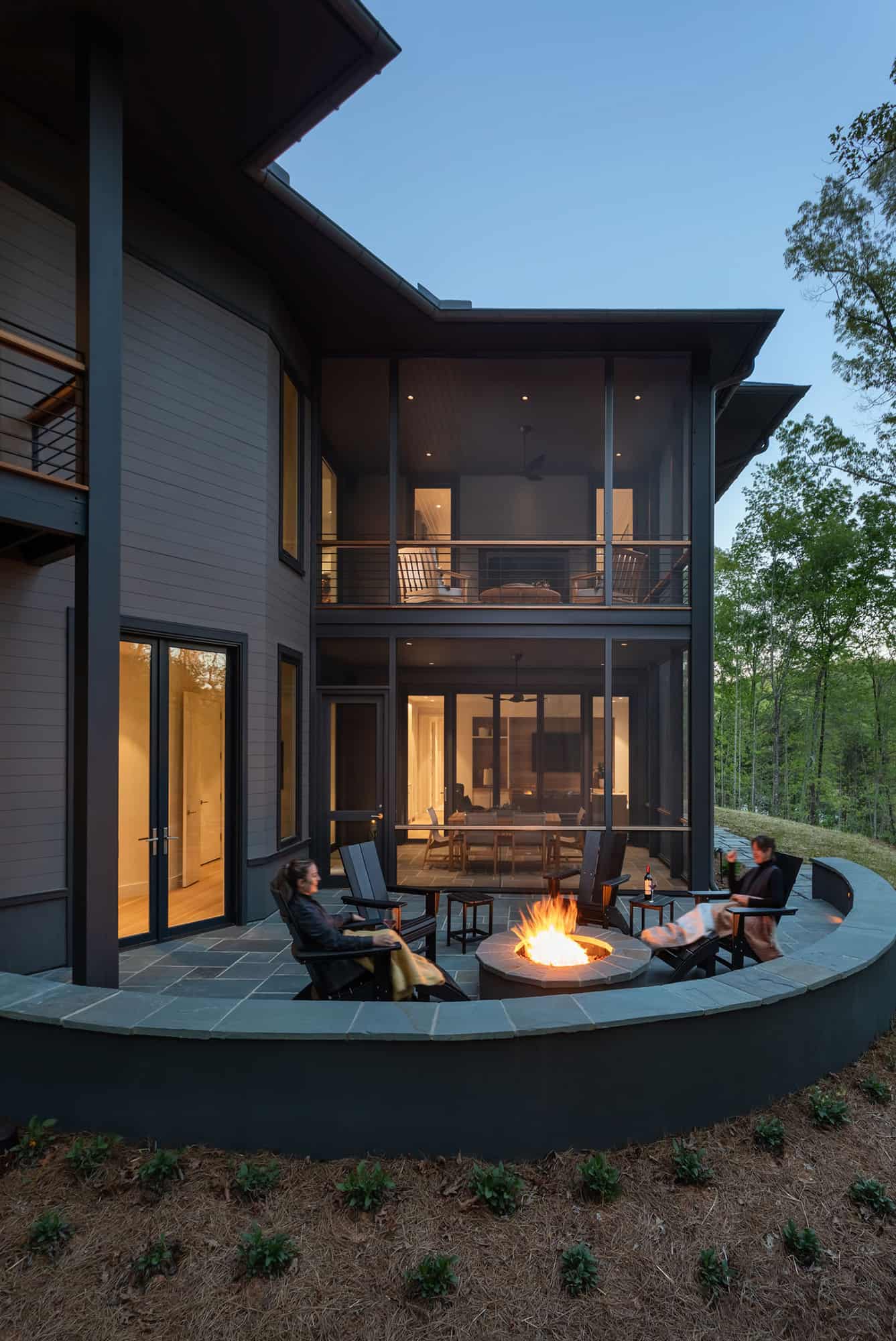 modern-outdoor-patio-with-a-firepit