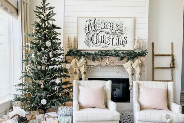 featured posts image for 30 Most Beautiful And Festive Christmas Tree Decorating Ideas