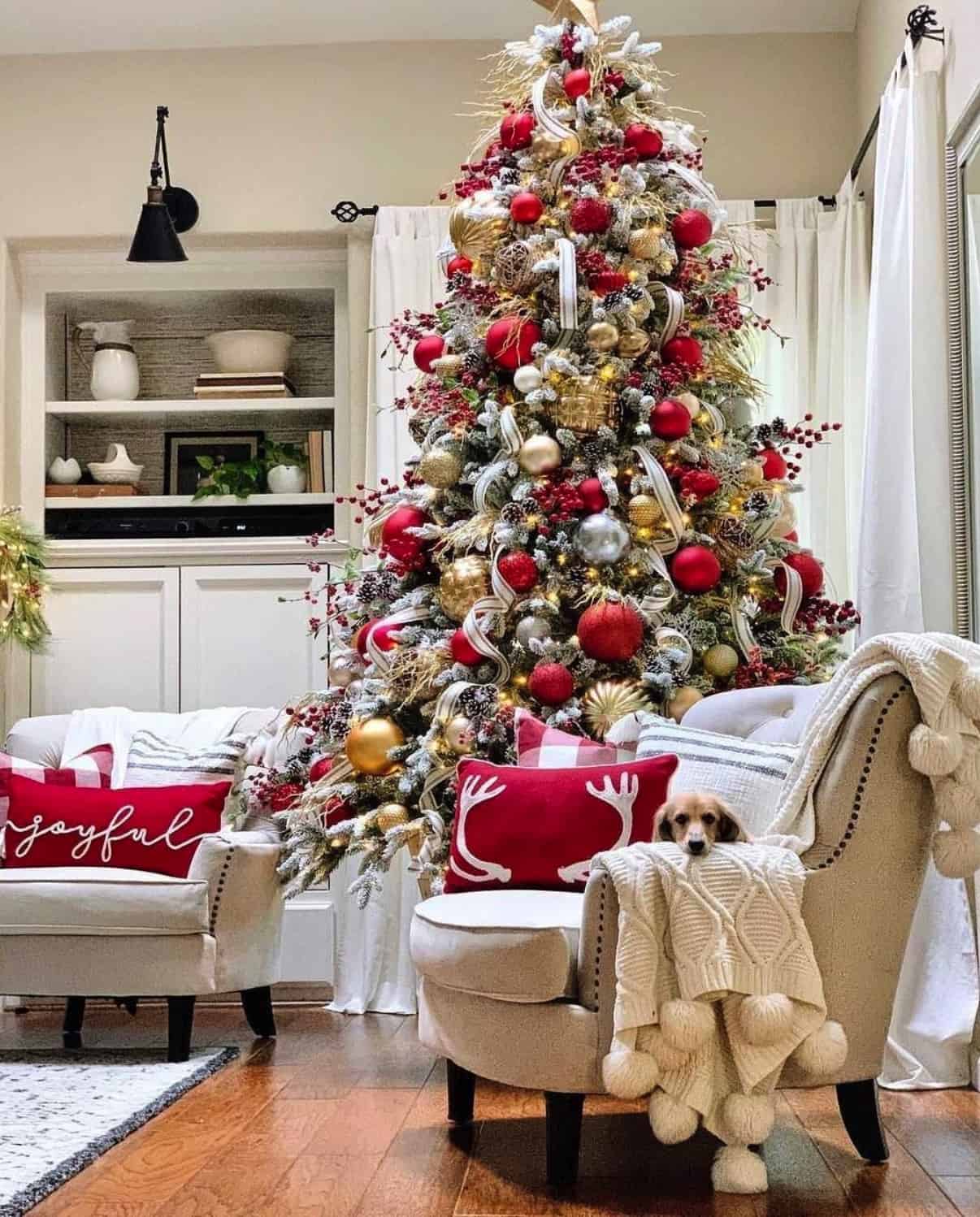 festive-and-cheery-christmas-tree
