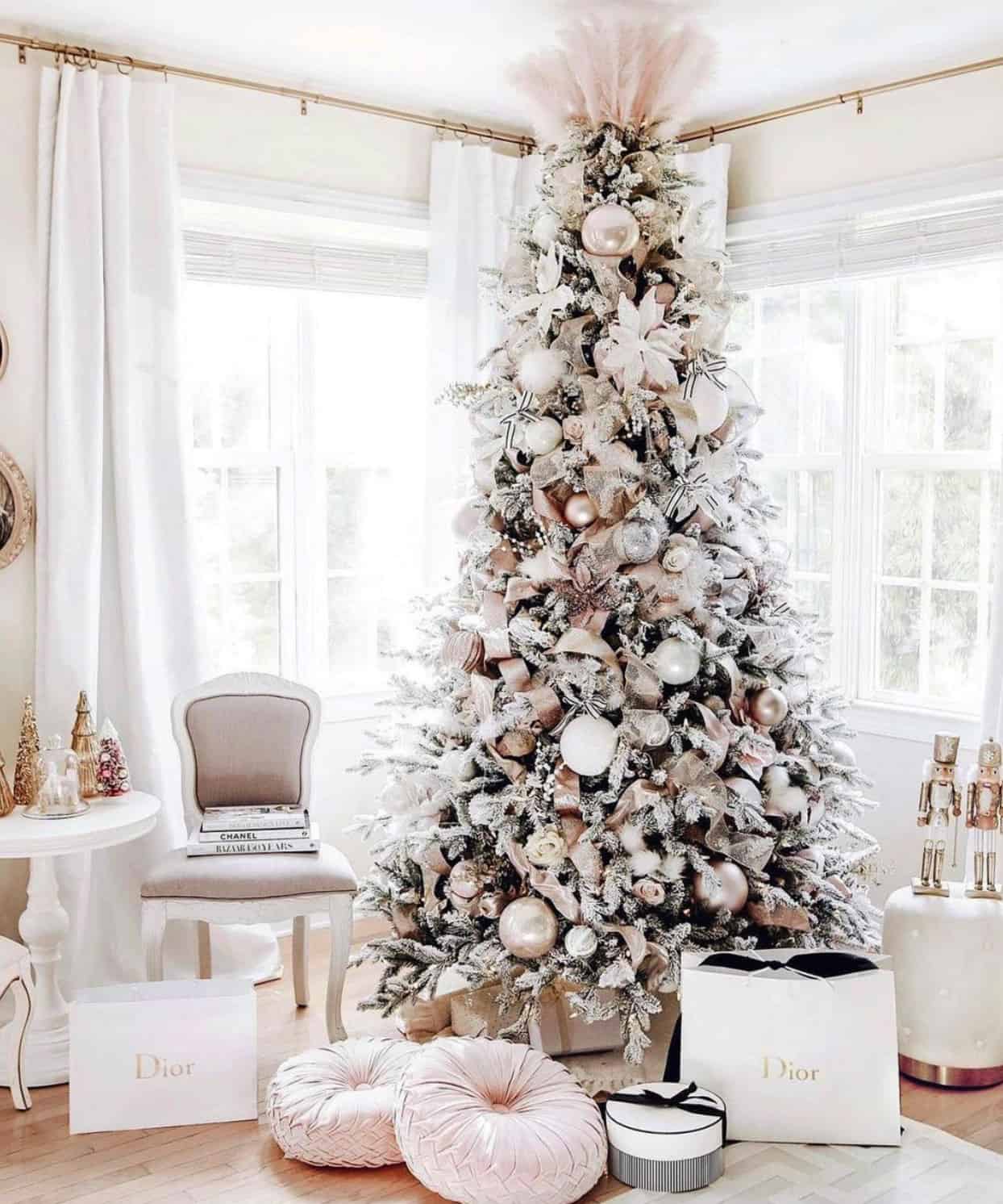 elegant-pink-decorated-christmas-tree