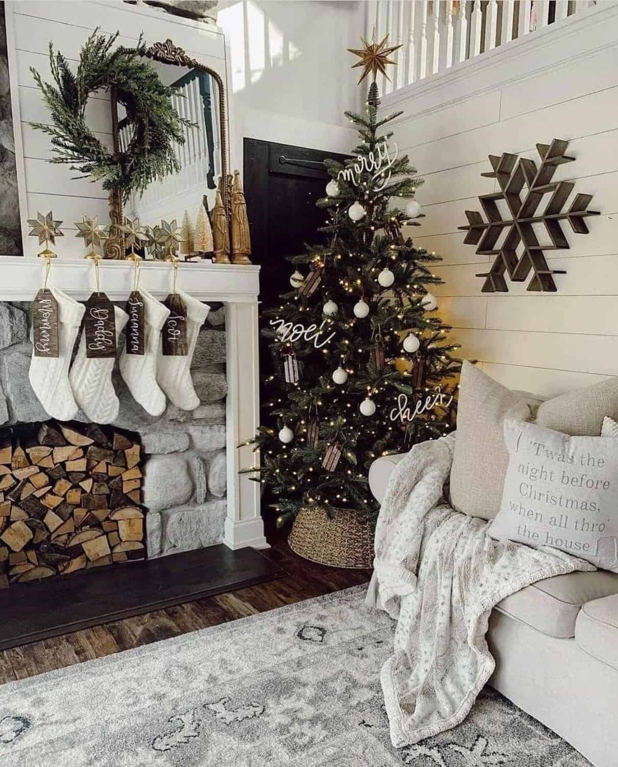 farmhouse-style-christmas-tree