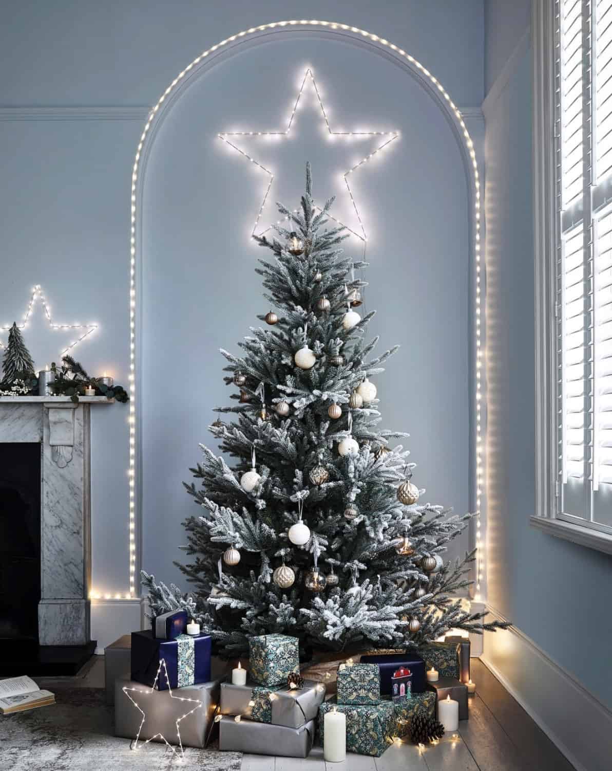 tree-with-silver-ornaments