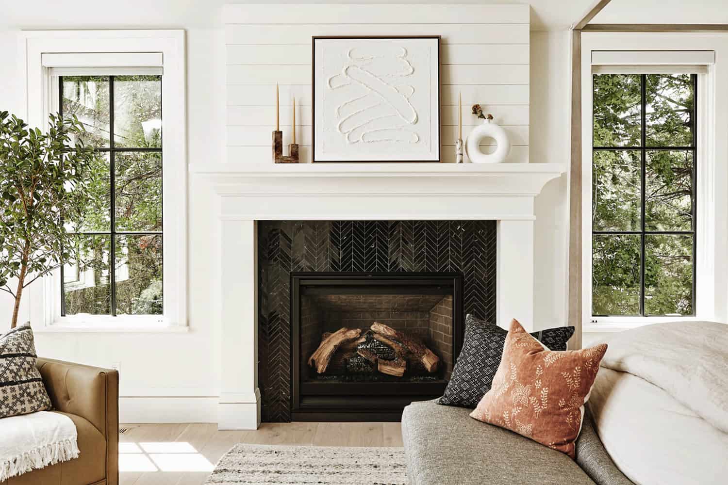 contemporary-farmhouse-bedroom-fireplace
