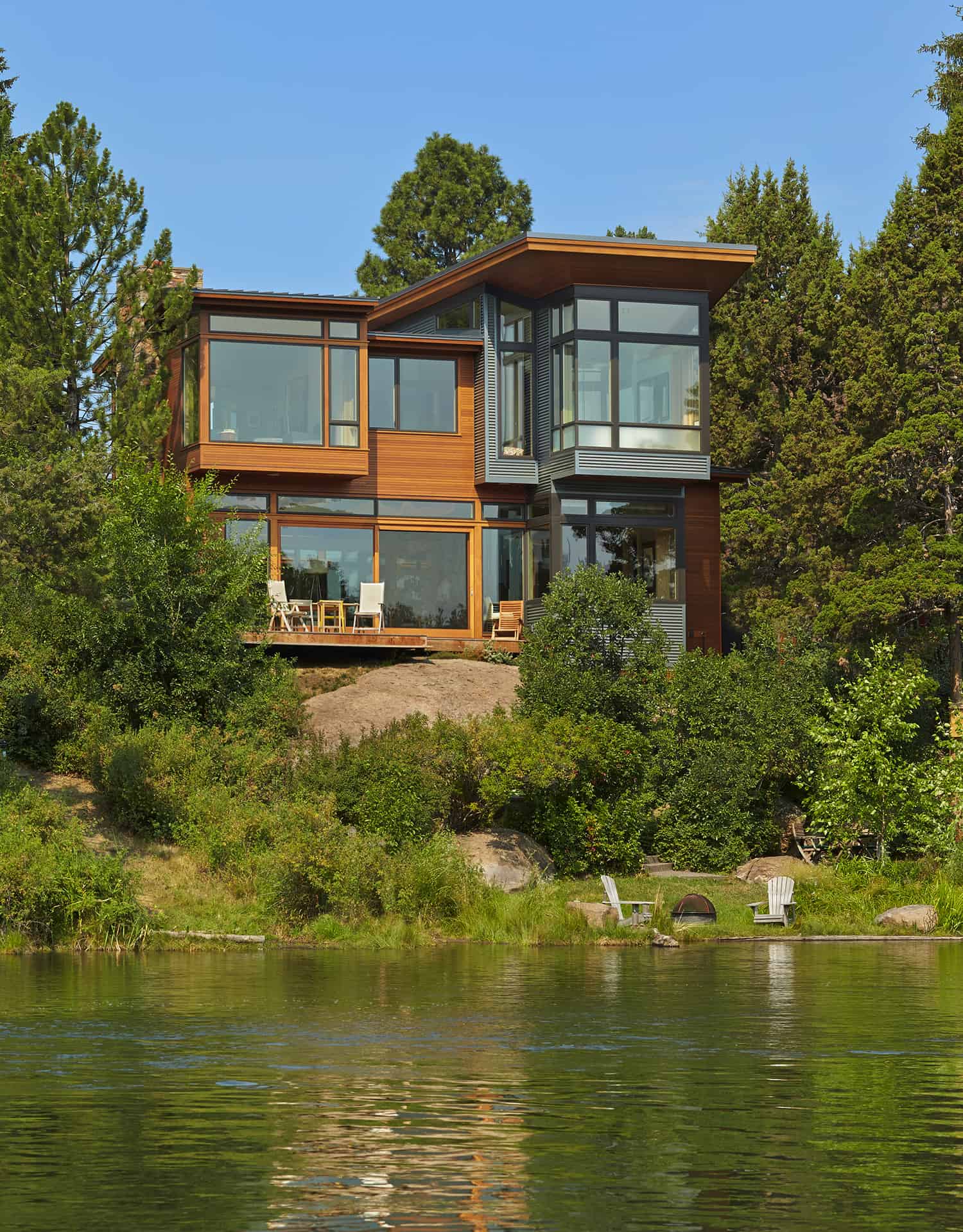 modern-river-house-exterior