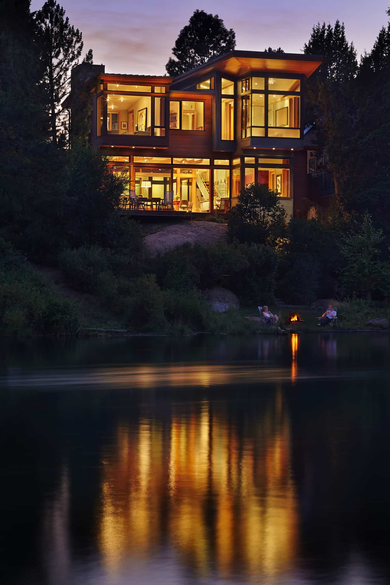 modern-river-house-exterior-night