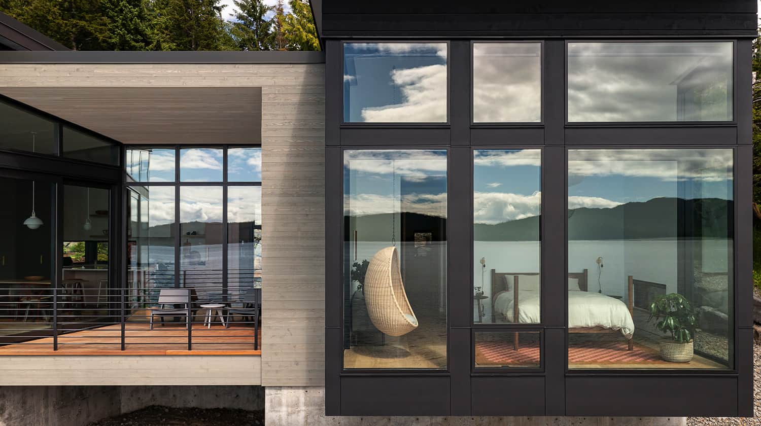 modern-waterfront-home-deck