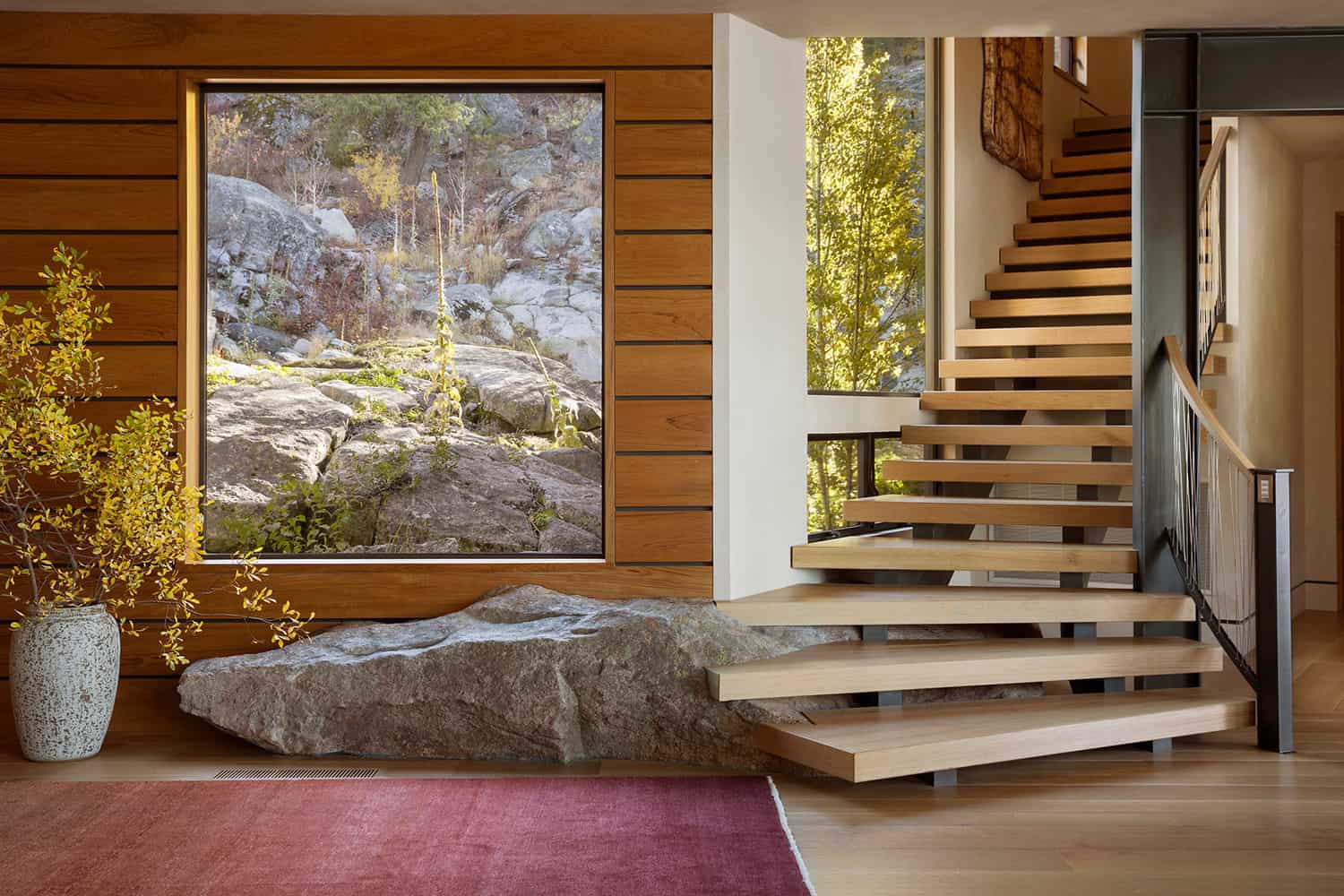modern-lake-house-entry-staircase