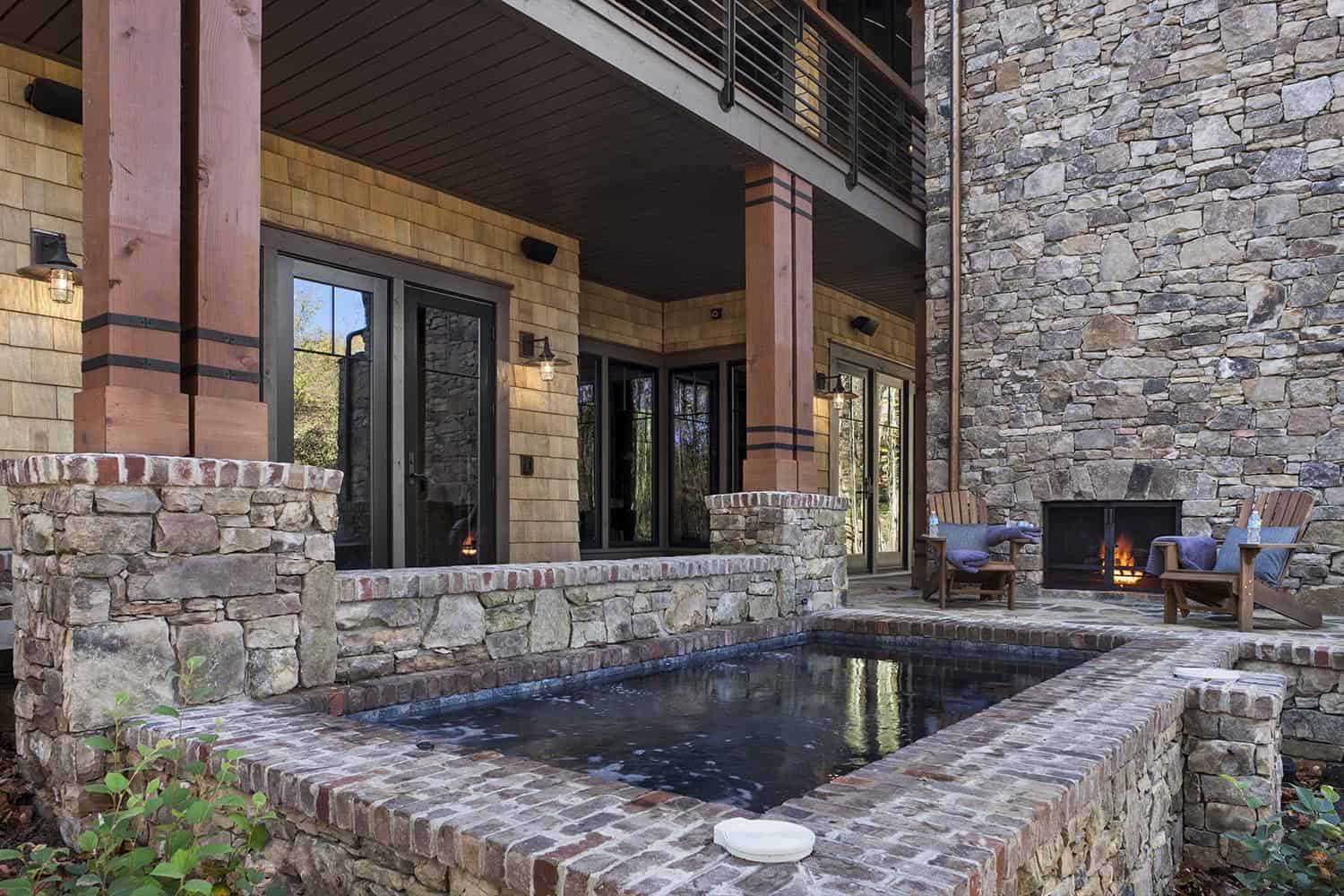 mountain-craftsman-style-home-outdoor-spa