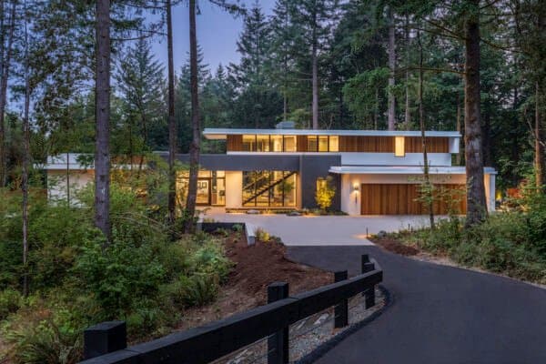 featured posts image for A modern yet inviting home in the Pacific Northwest brings nature inside