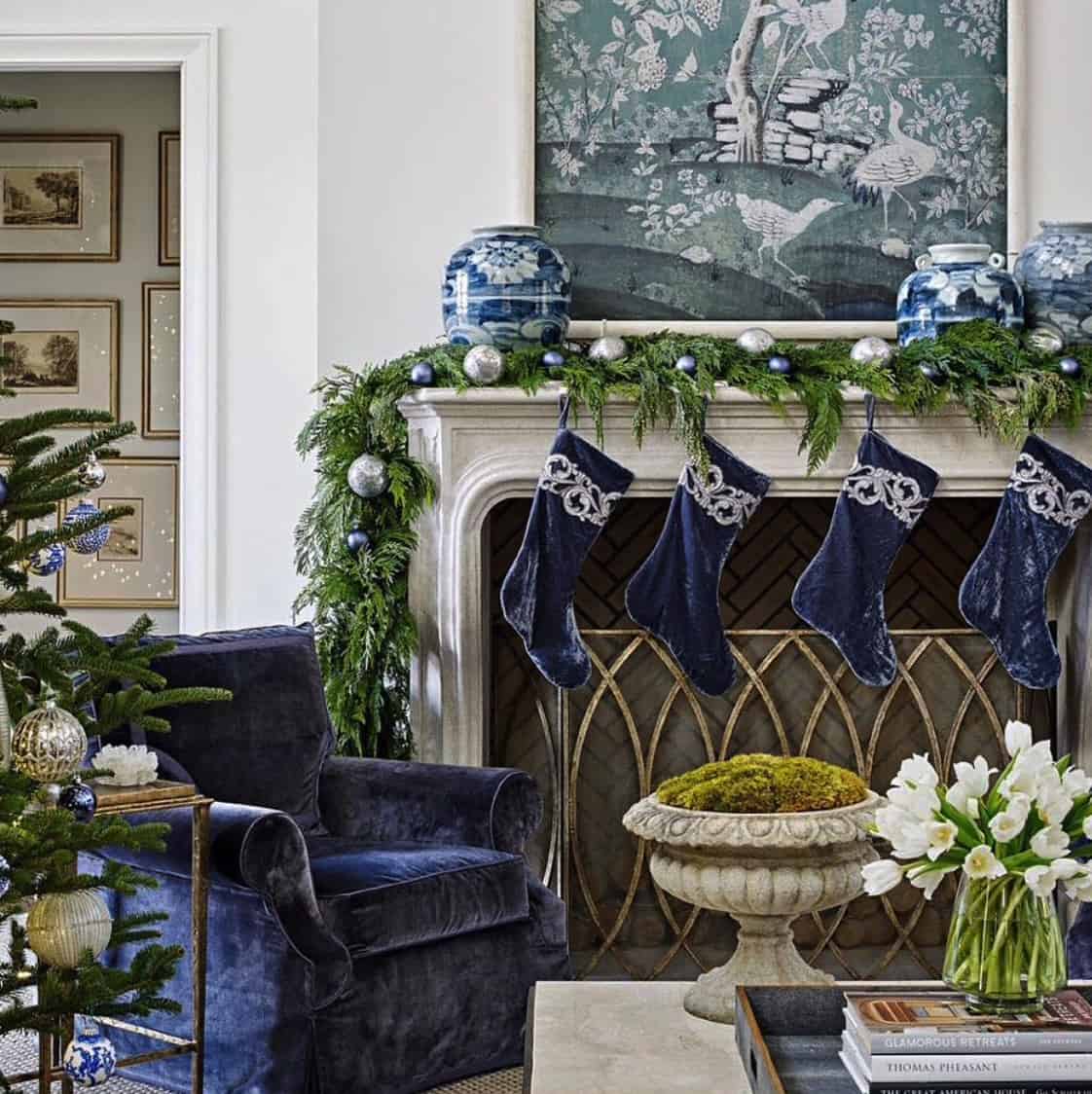 blue-and-white-holiday-mantel-decor