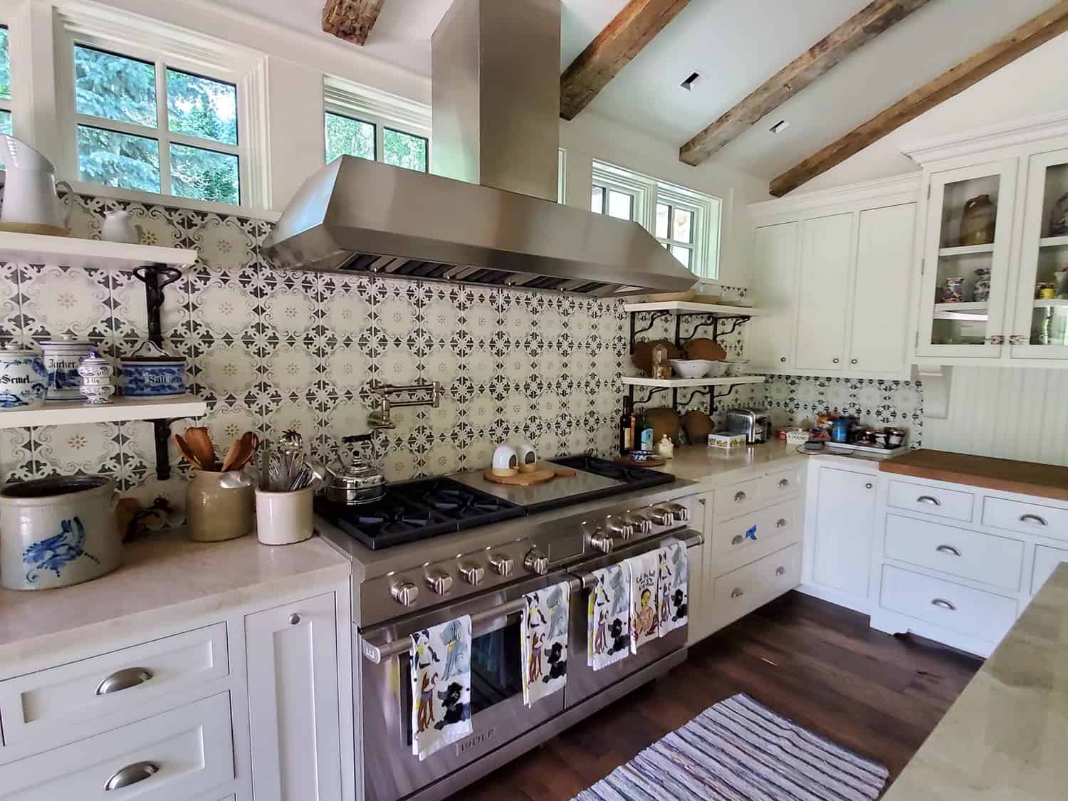 traditional-style-kitchen