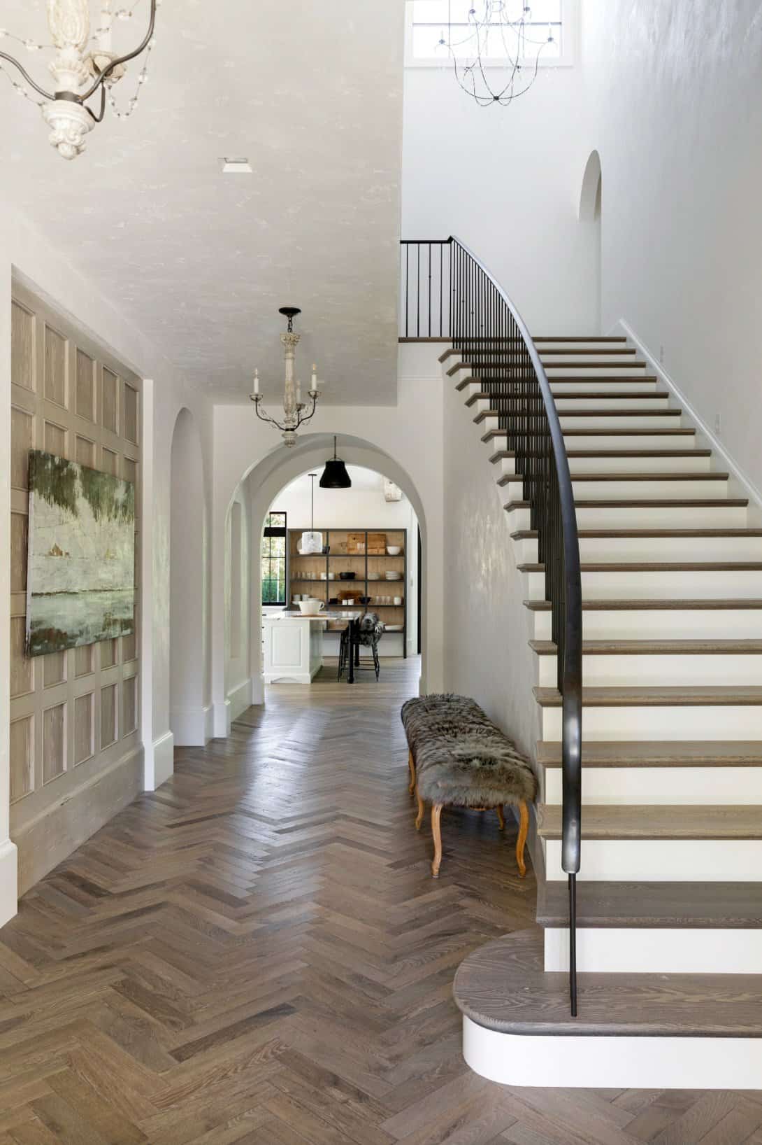 transitional-entry-with-a-staircase