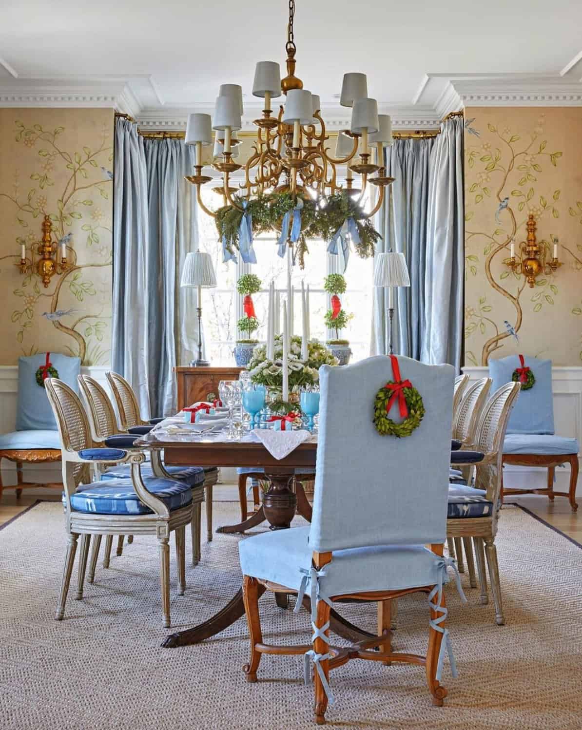 christmas-red-and-green-in-the-dining-room
