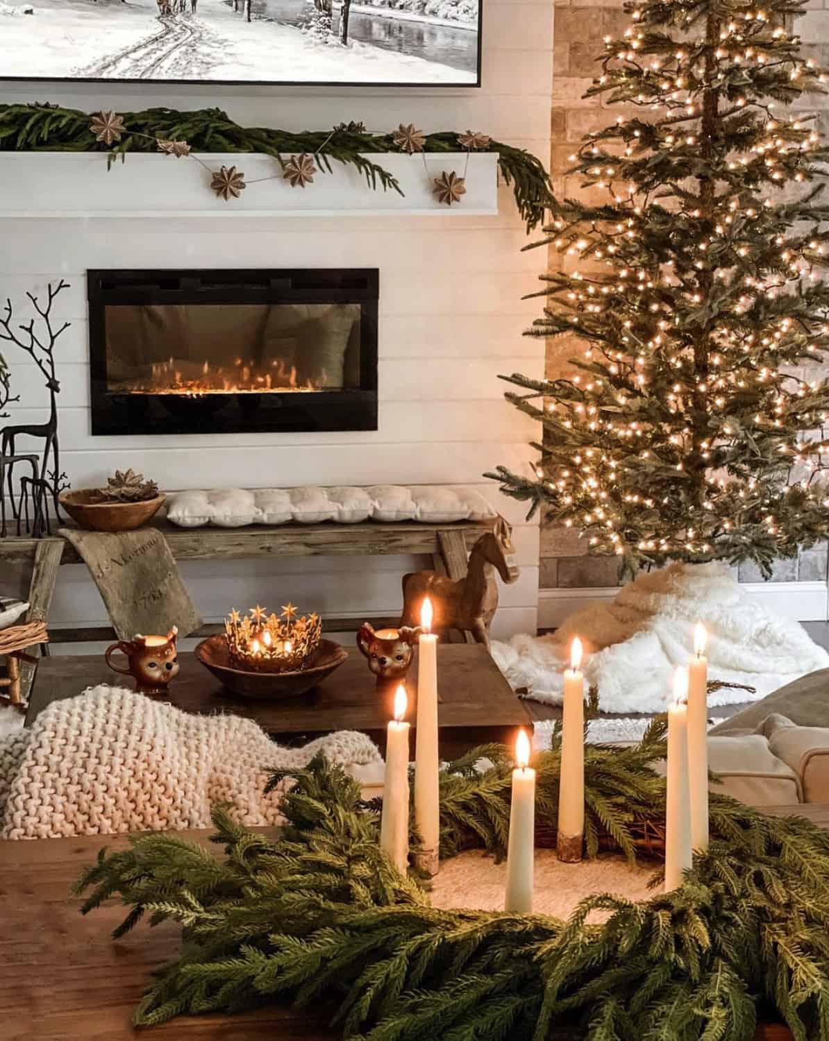 living-room-with-christmas-decorations