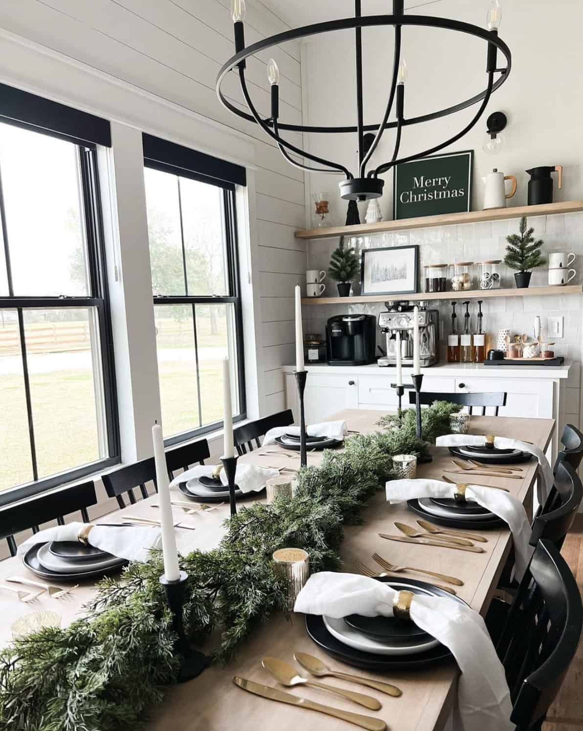 farmhouse-style-christmas-decorated-dining-table
