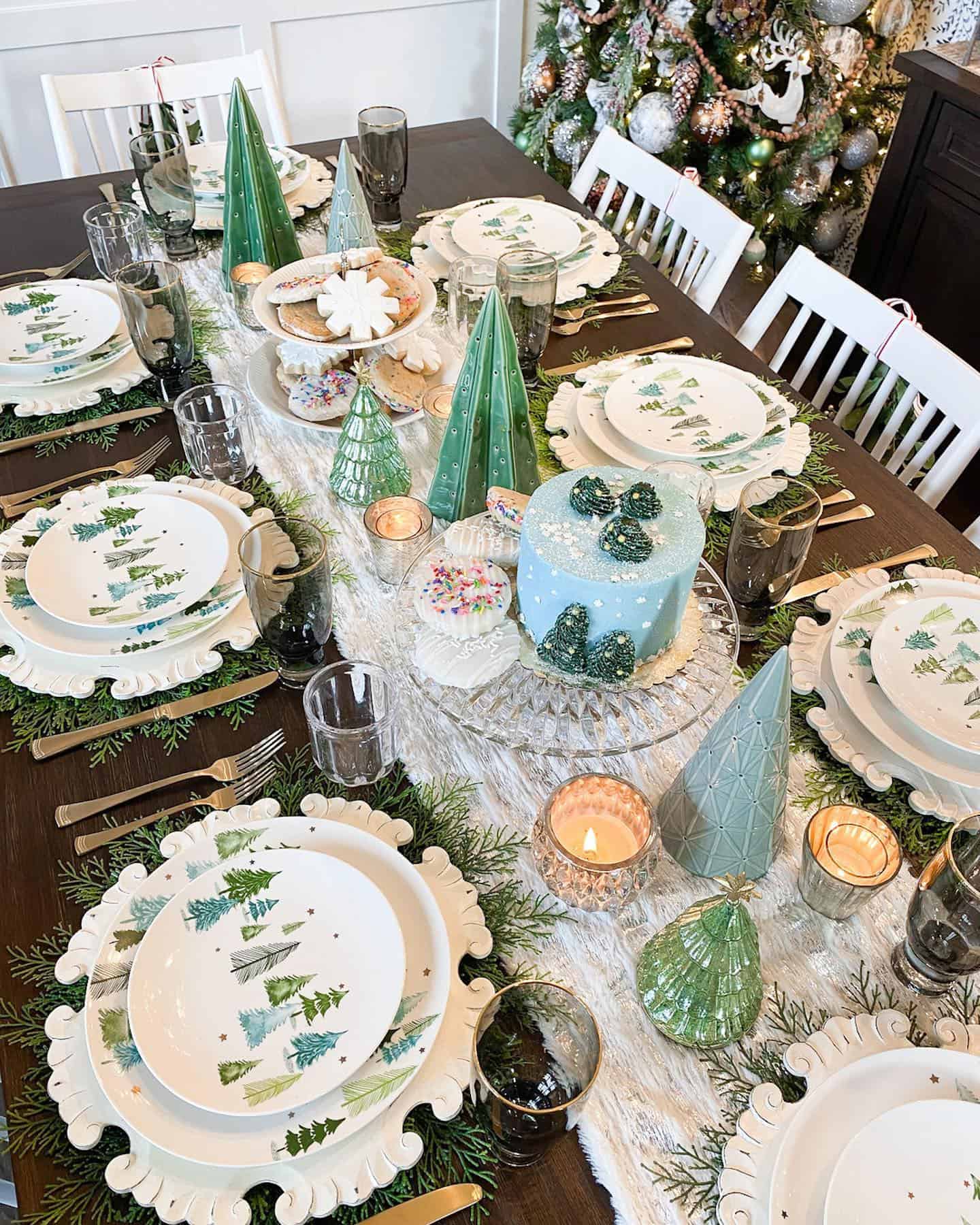 whimsical-dining-table-setting-christmas