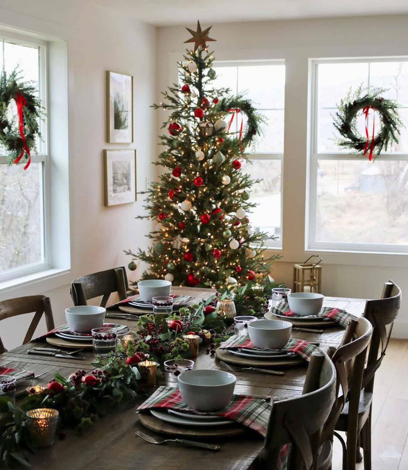 pretty-christmas-table-setting