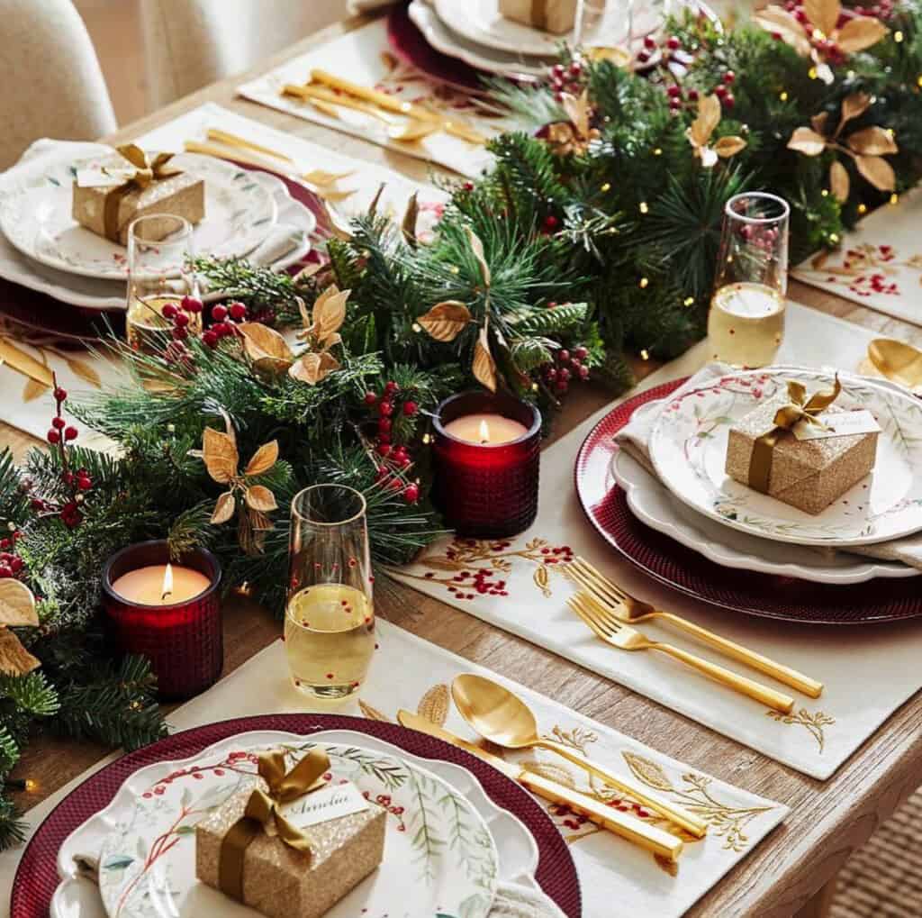 21 Amazing Ideas To Add Merriment To Your Christmas Dining Table