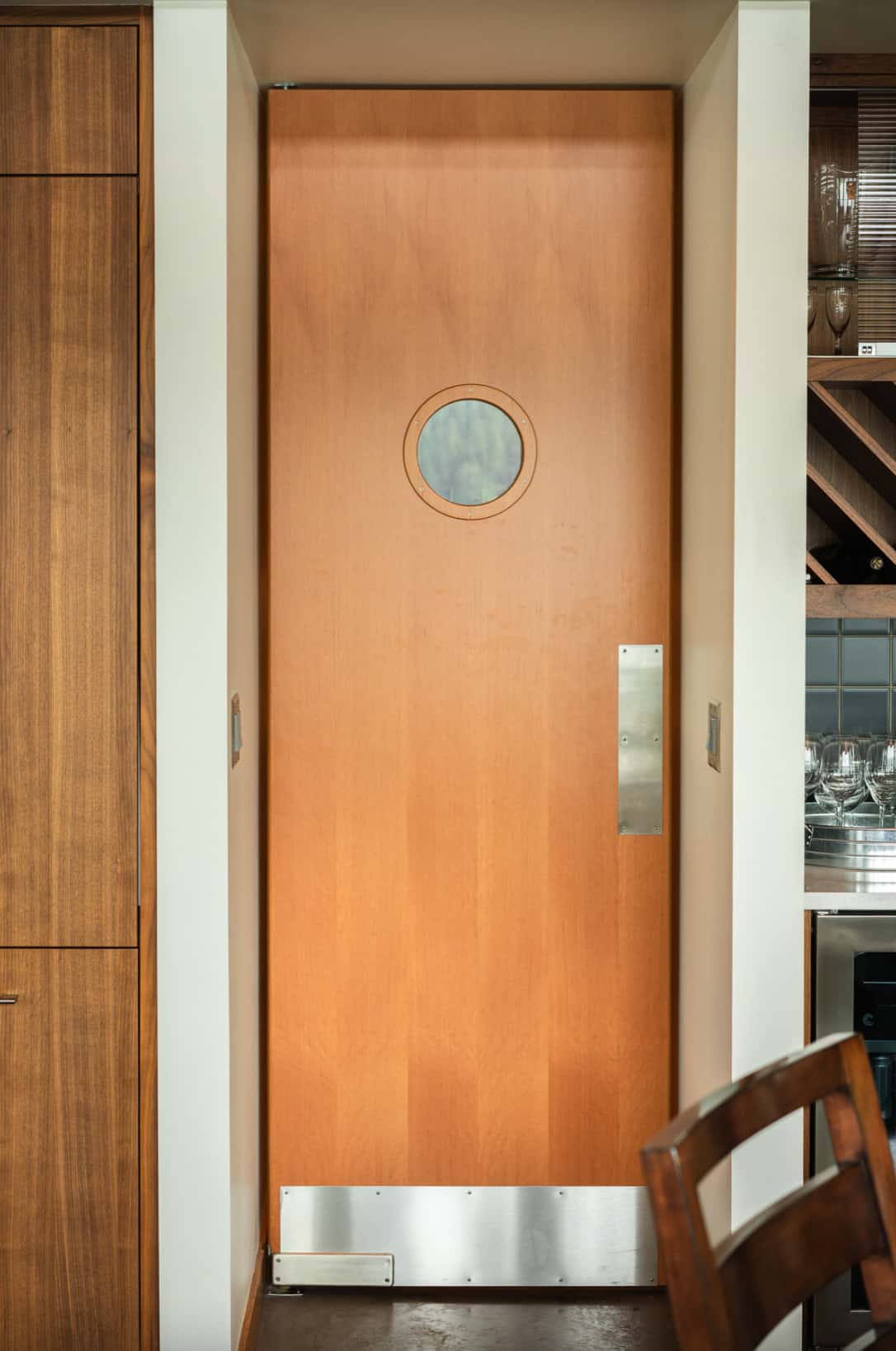 contemporary-kitchen-pantry-door