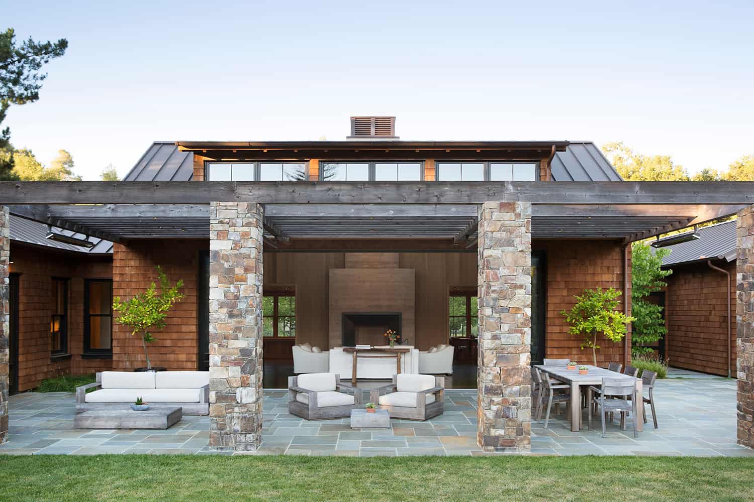 farmhouse-style-home-patio