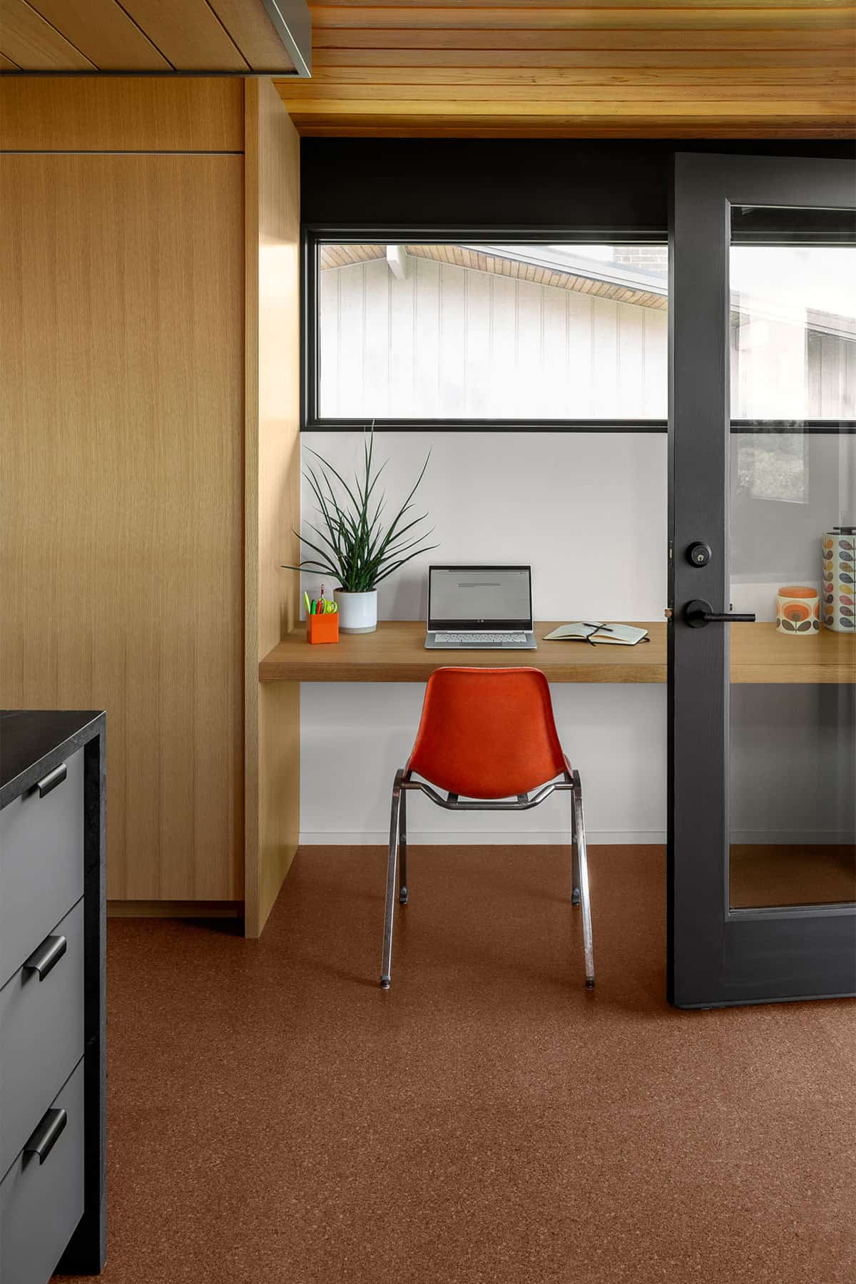 midcentury-home-office