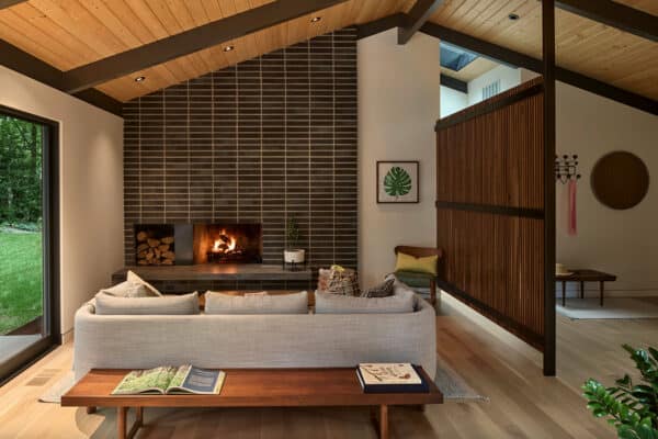 featured posts image for Beautiful midcentury dream house renovation on a wooded site in Oregon