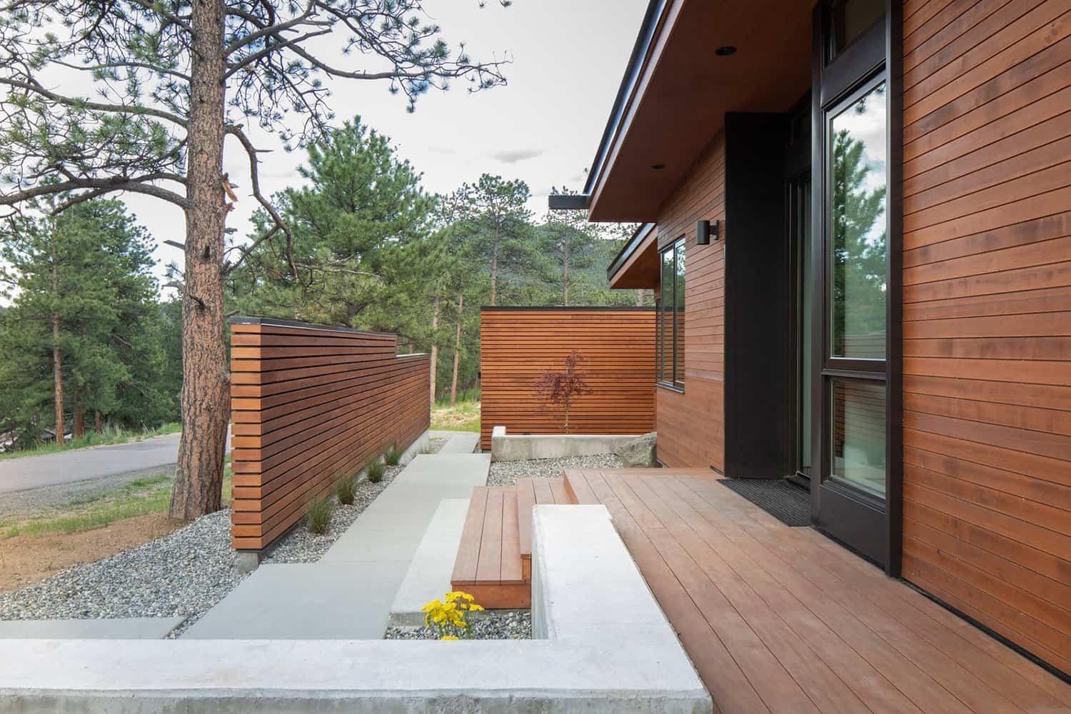 midcentury-modern-mountain-house-patio