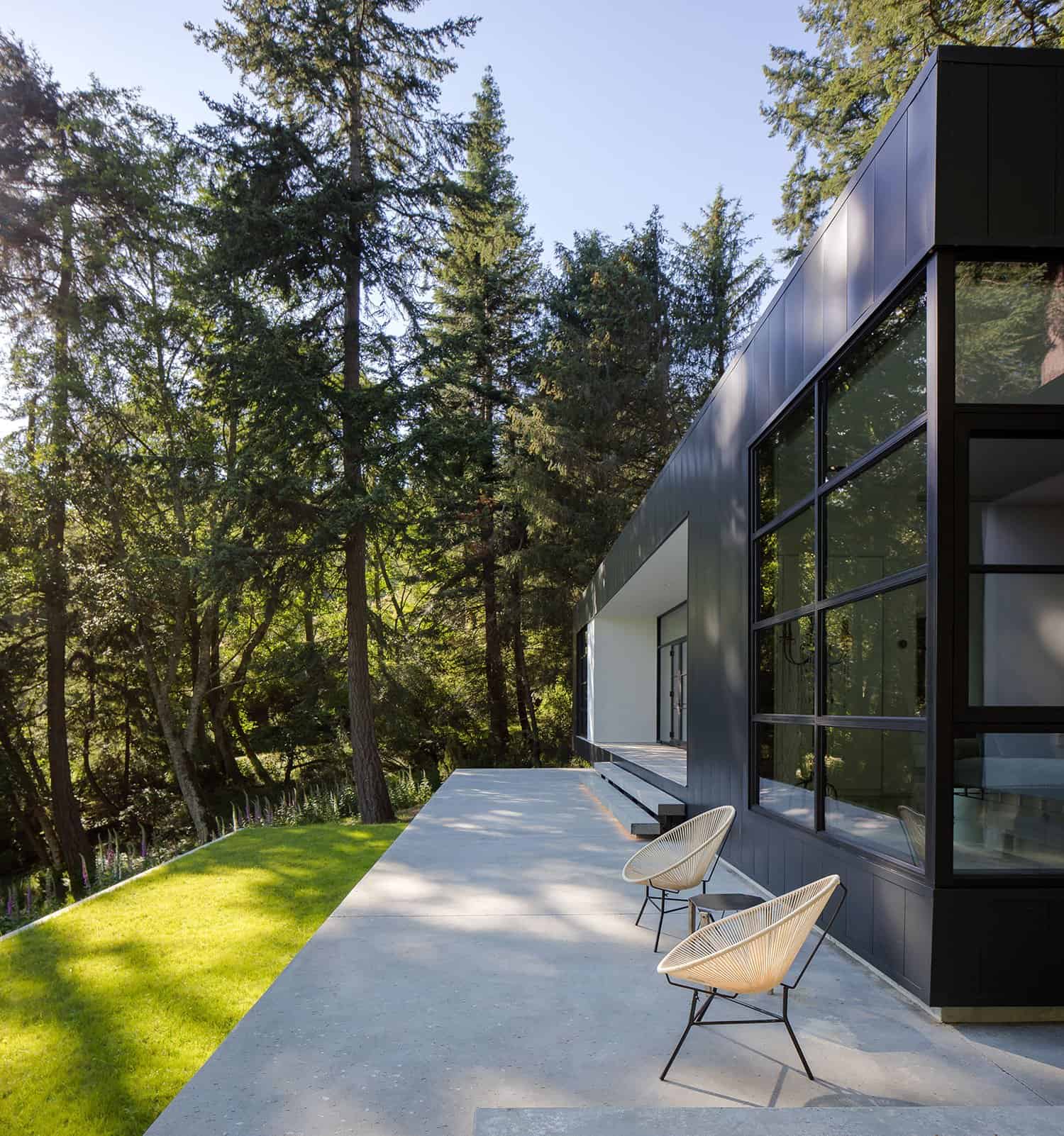 minimalist-retreat-exterior