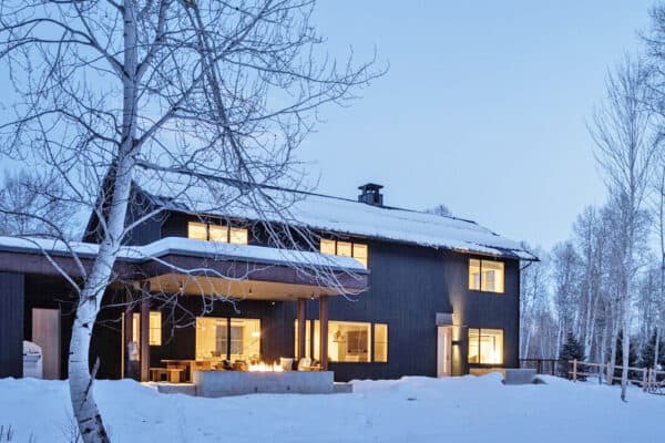 featured posts image for An impressive modern barn style home nestled in the woods of Sun Valley