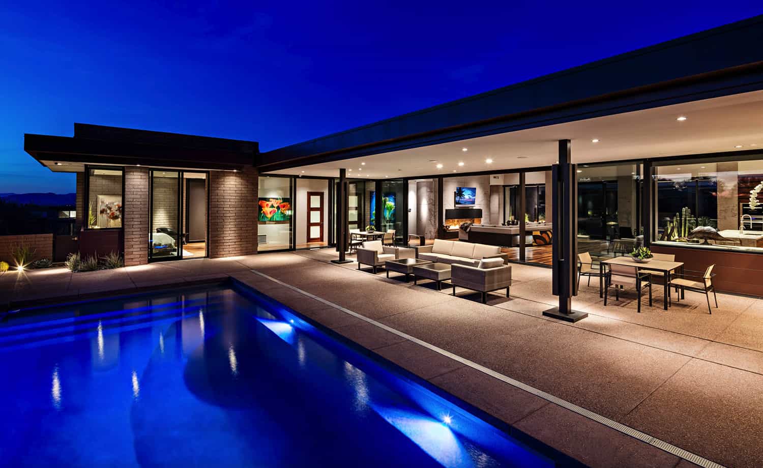modern-outdoor-pool-and-patio
