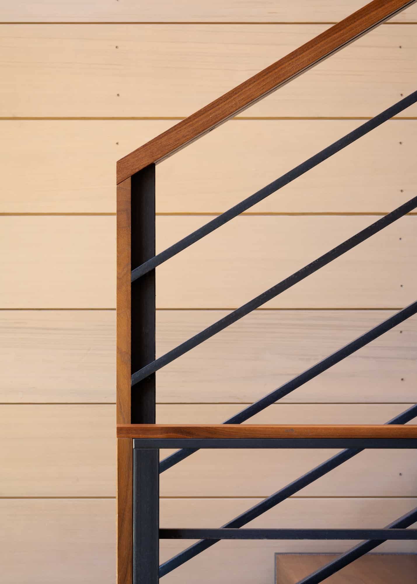 modern-staircase-railing-detail