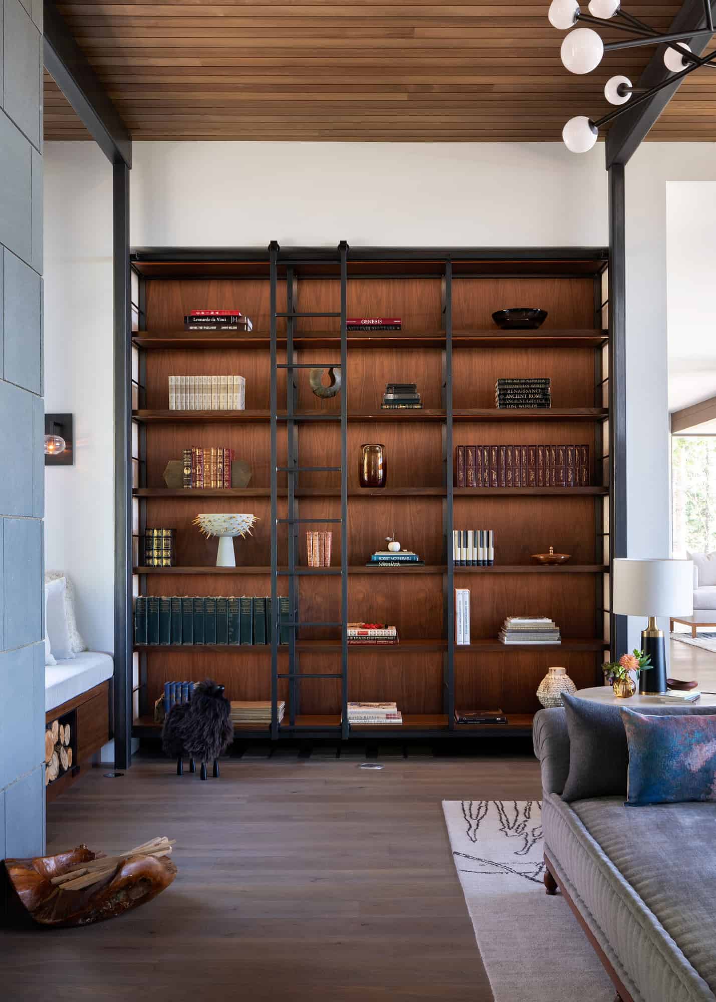 modern-living-room-built-in-bookcase