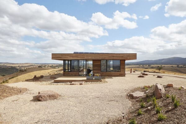 featured posts image for This off-grid retreat is surrounded by the beautiful Australian landscape