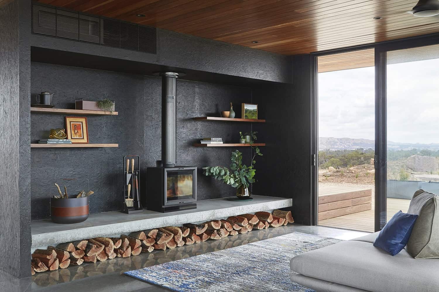 modern-off-grid-retreat-living-room