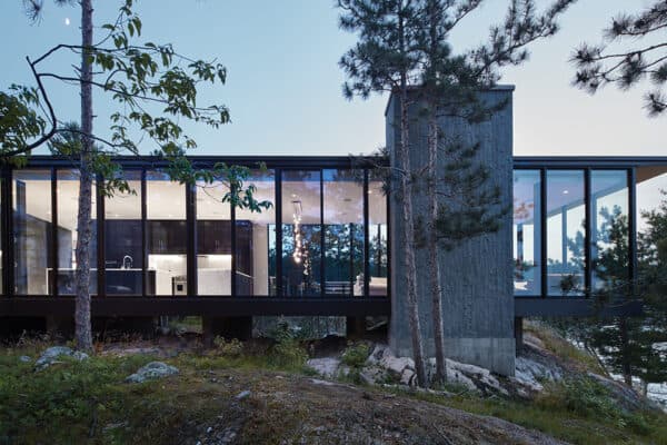 featured posts image for An amazing glass-box retreat on the rocky shores of Lake Superior