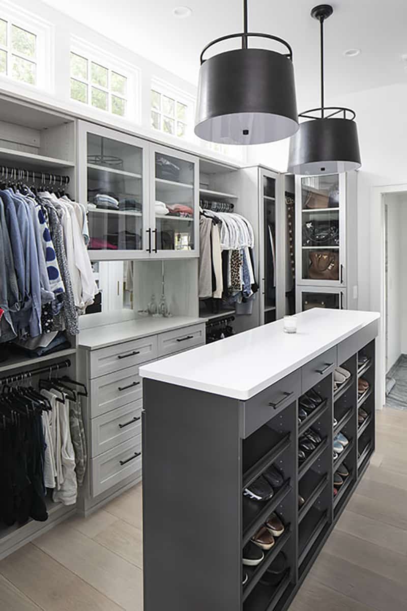 sophisticated-modern-closet