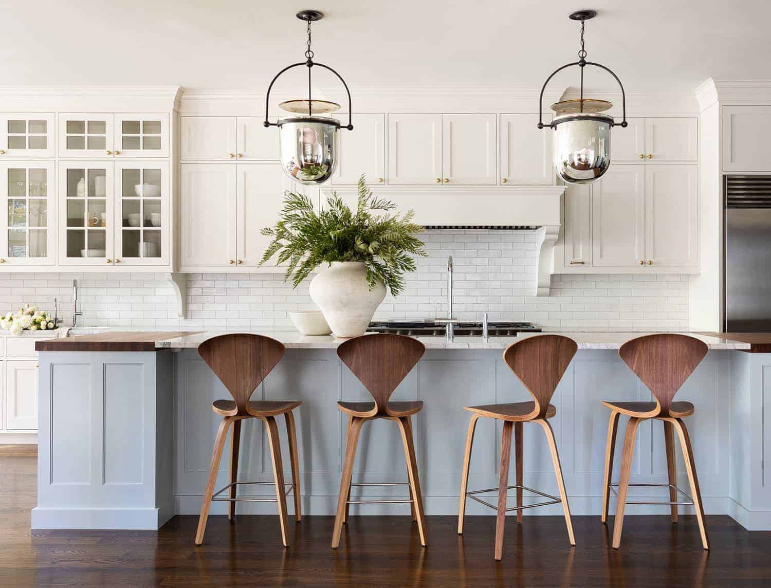 colonial-revival-style-kitchen